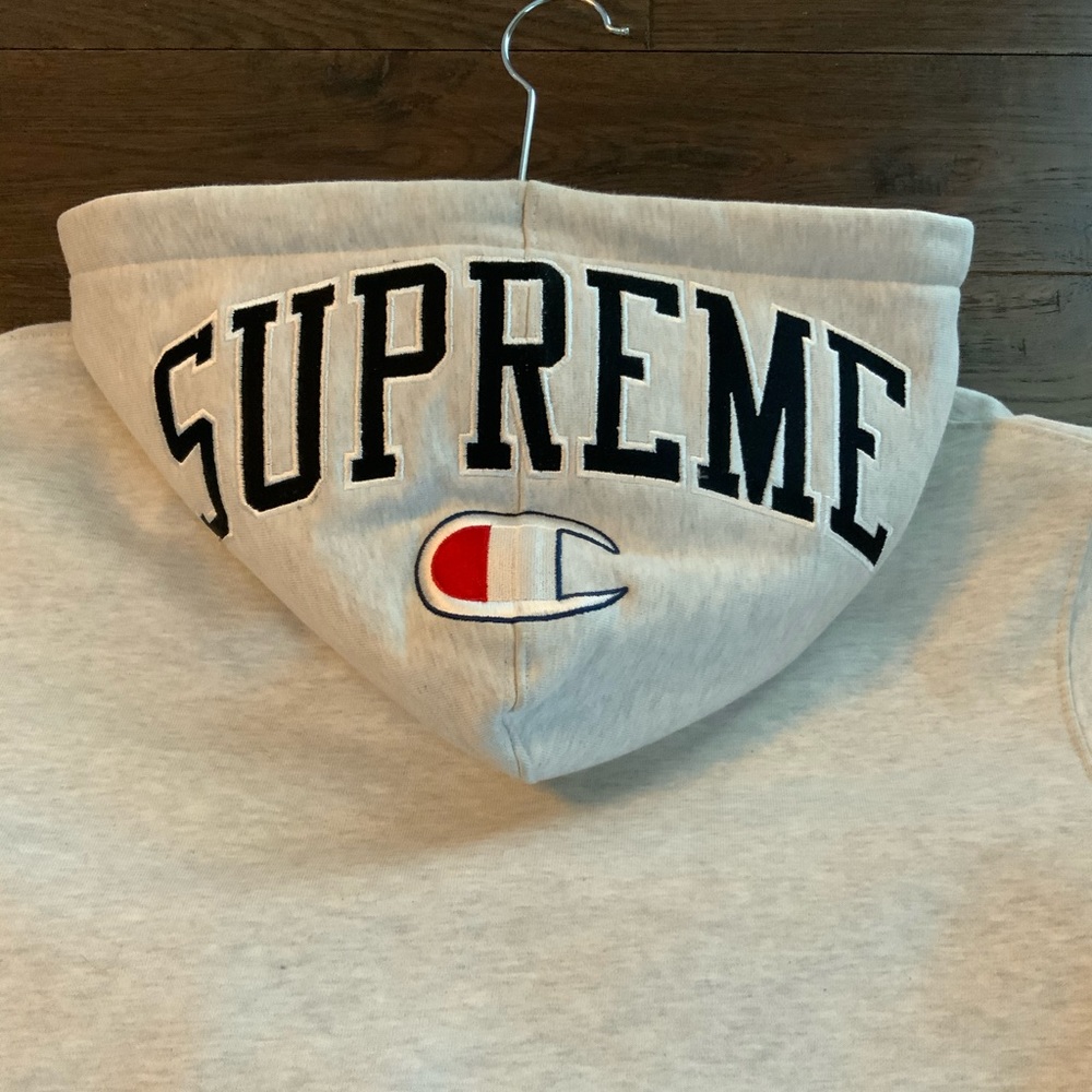 SUPREME X CHAMPION Arc Logo Zip Up (ASH GREY) - Picture 3 of 6